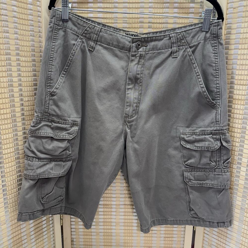 Wrangler Authentics Shorts Men's Size 32 Brown Cargo Pockets